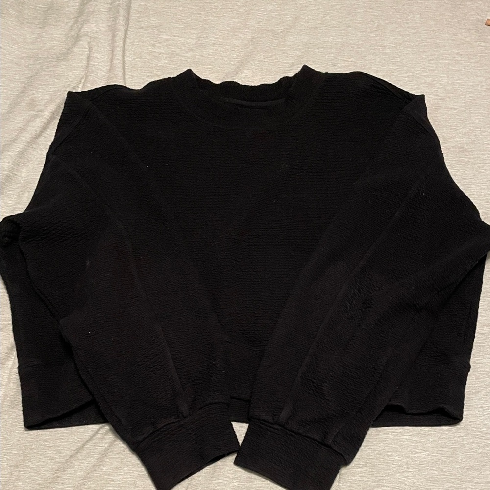 Belle & Bell Textured Crop Pullover
